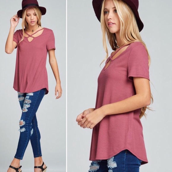 ! 🆕Cross front ribbed T-shirt. - Picture 2 of 4